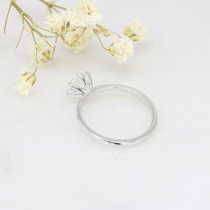 Viola Solitaire Ring | White Gold